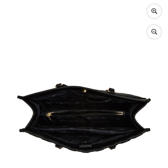 Betsy Johnson Xojaney Large Heart Quilted Tote Chain Detail and Matching Pouch - Picture 10 of 12